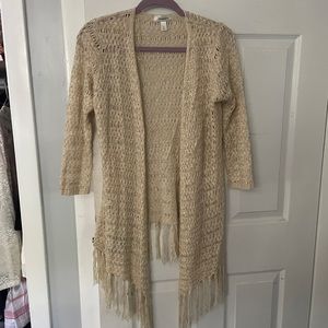 Women’s light fringed sweater